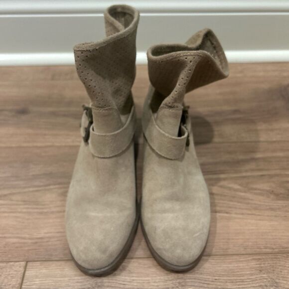 Sole‎ Society Beige Suede Ankle Boots - Picture 2 of 4